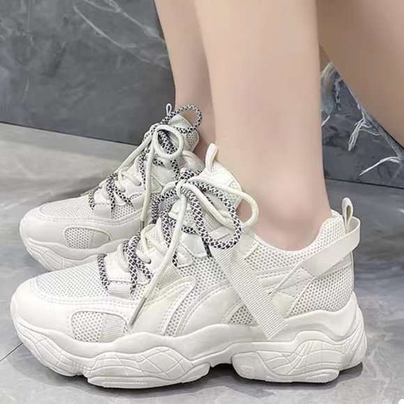 Chunky sneakers 🛍🛍 - Picture 1 of 6